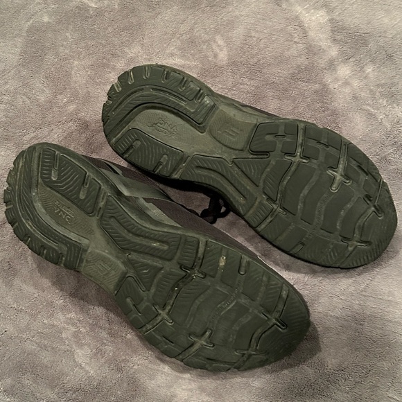 Brooks Men's Black Athletic Shoes - Picture 4 of 5